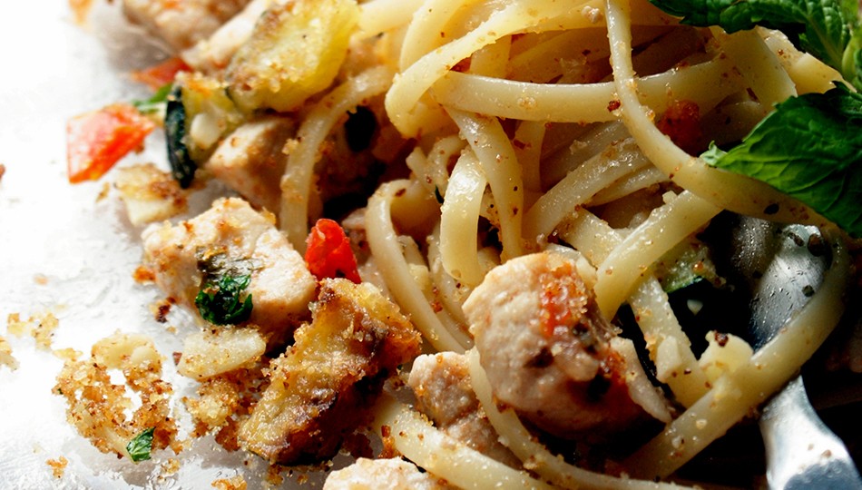 Linguine al ragù di pesce spada e verdure