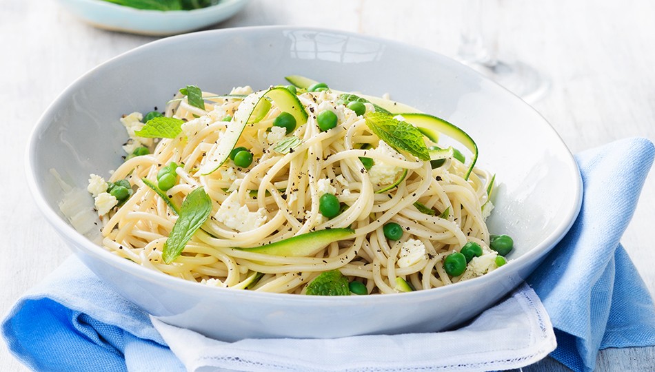 Spaghetti con le zucchine e ricotta