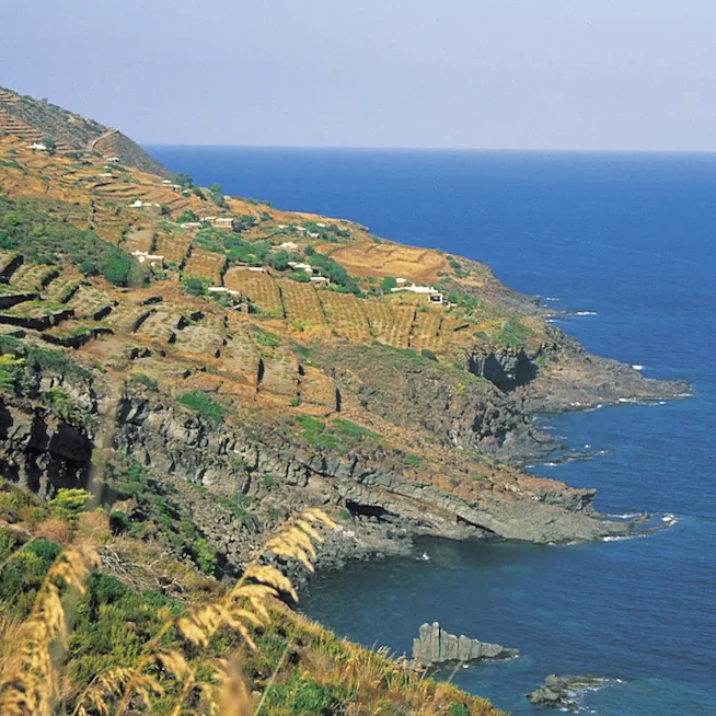 1989 - L’APPRODO SULL’ISOLA DI PANTELLERIA