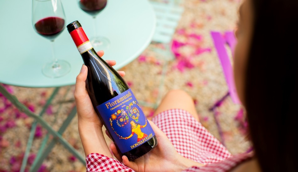 Art and Wine at Donnafugata. Floramundi on stage presents Carla Fracci