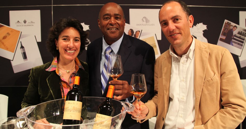 Pantelleria, la vite ad alberello patrimonio dell’Umanità Unesco.  Al Vinitaly, Ben Ryé 2007 e 2008 icone della viticoltura eroica.