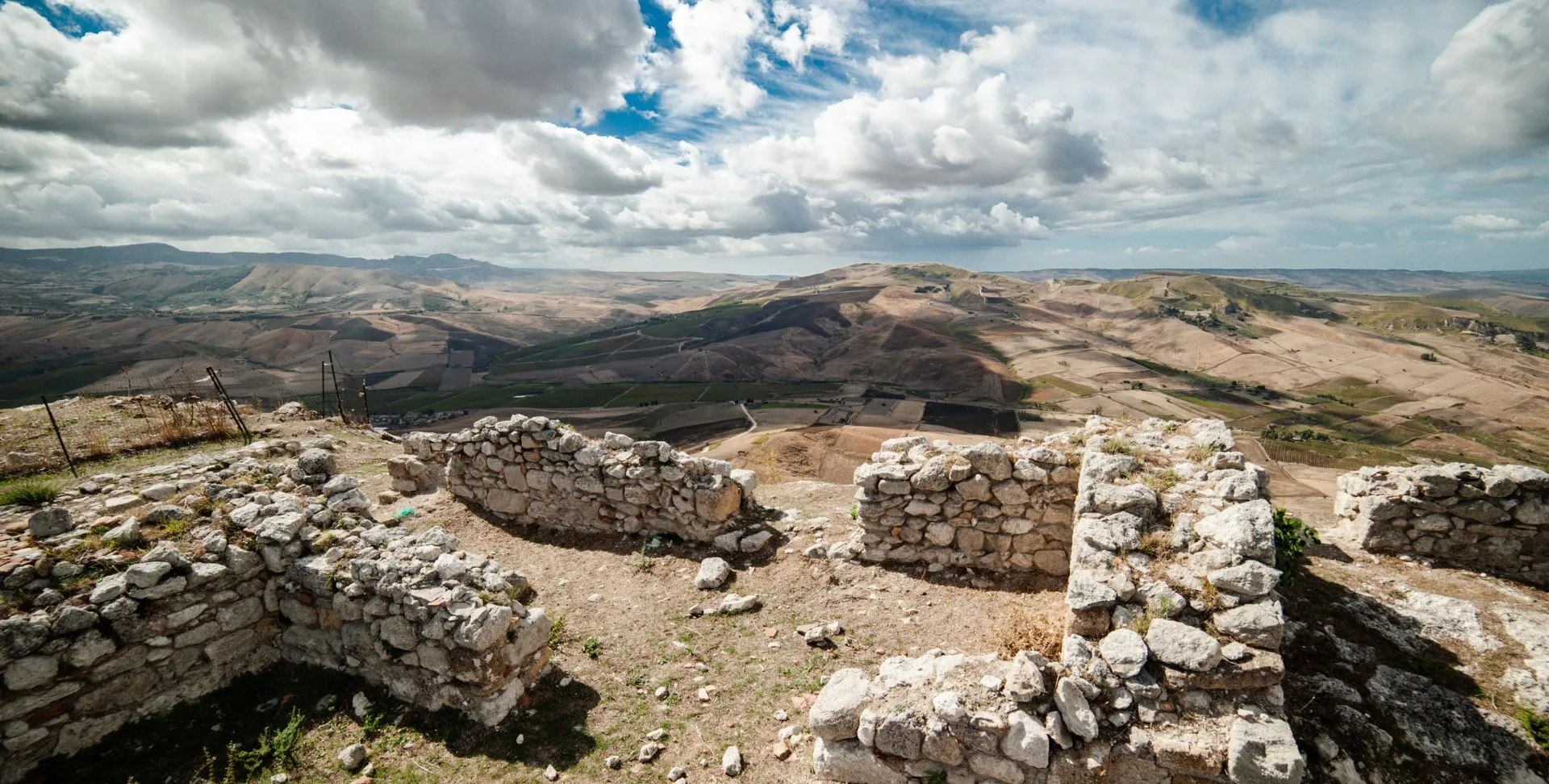 Gli scavi archeologici nella Rocca di Entella